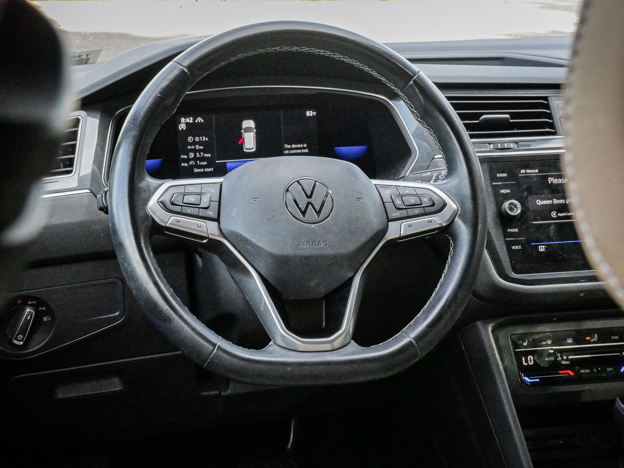 Used 2022 Volkswagen Tiguan SE AWD/4WD image 6