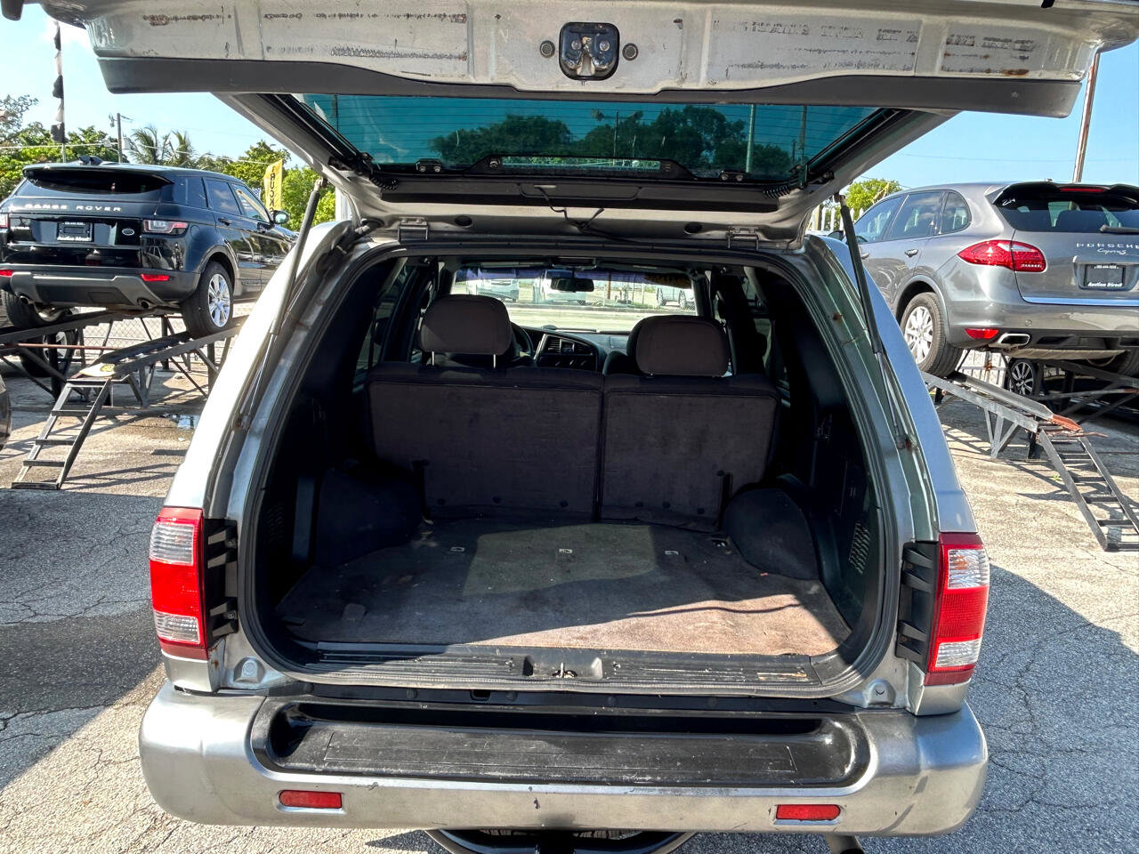 Used 2001 Nissan Pathfinder SE image 11