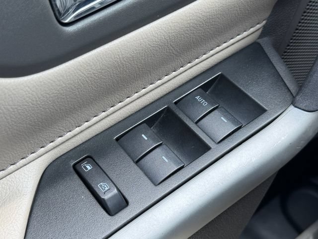 Used 2013 Ford Edge Limited FWD image 26