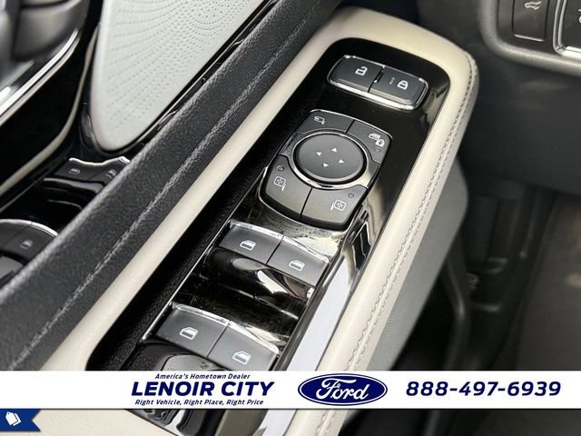 Used 2025 Lincoln Aviator Reserve w/ Equipment Group 201A image 18