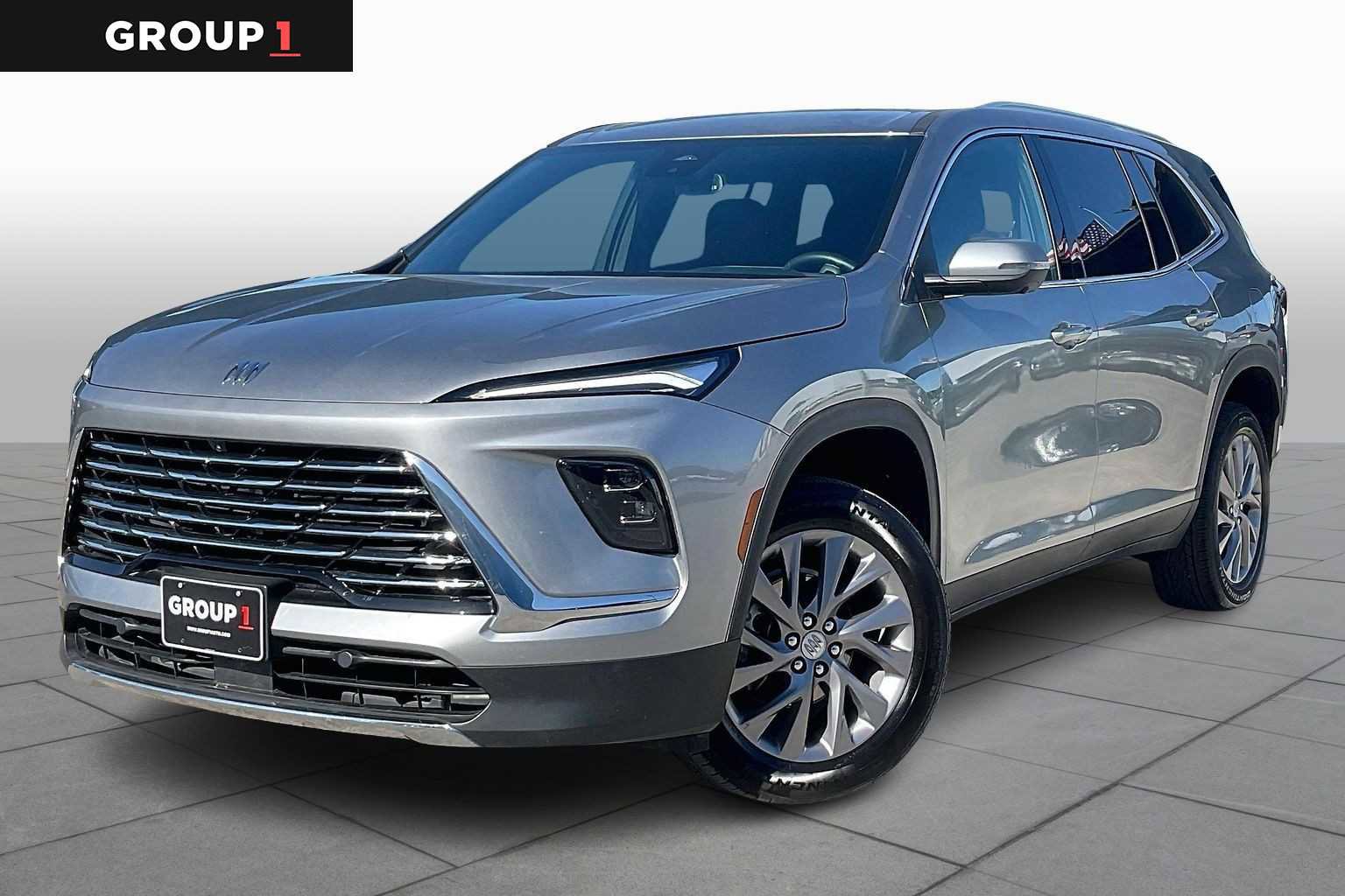 Used 2025 Buick Enclave Preferred image 1