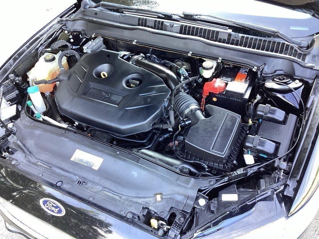 Used 2017 Ford Fusion SE image 16