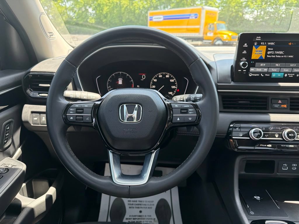 Certified 2025 Honda Pilot Touring image 13