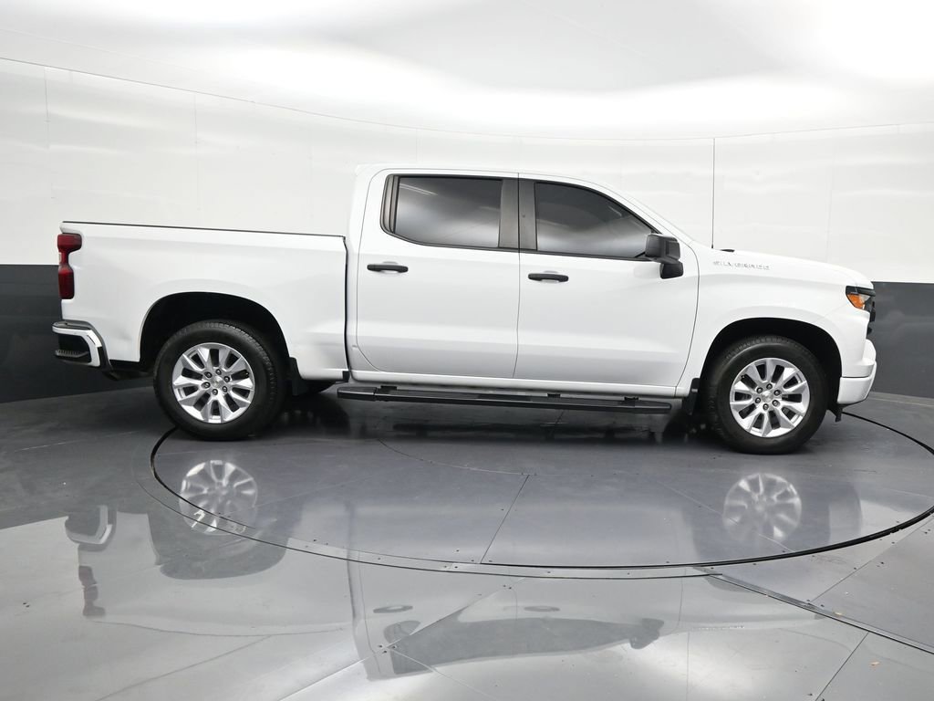 Used 2024 Chevrolet Silverado 1500 Custom image 3