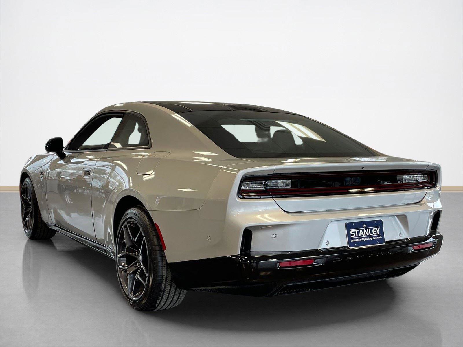 New 2024 Dodge Charger R/T w/ Plus Group image 5