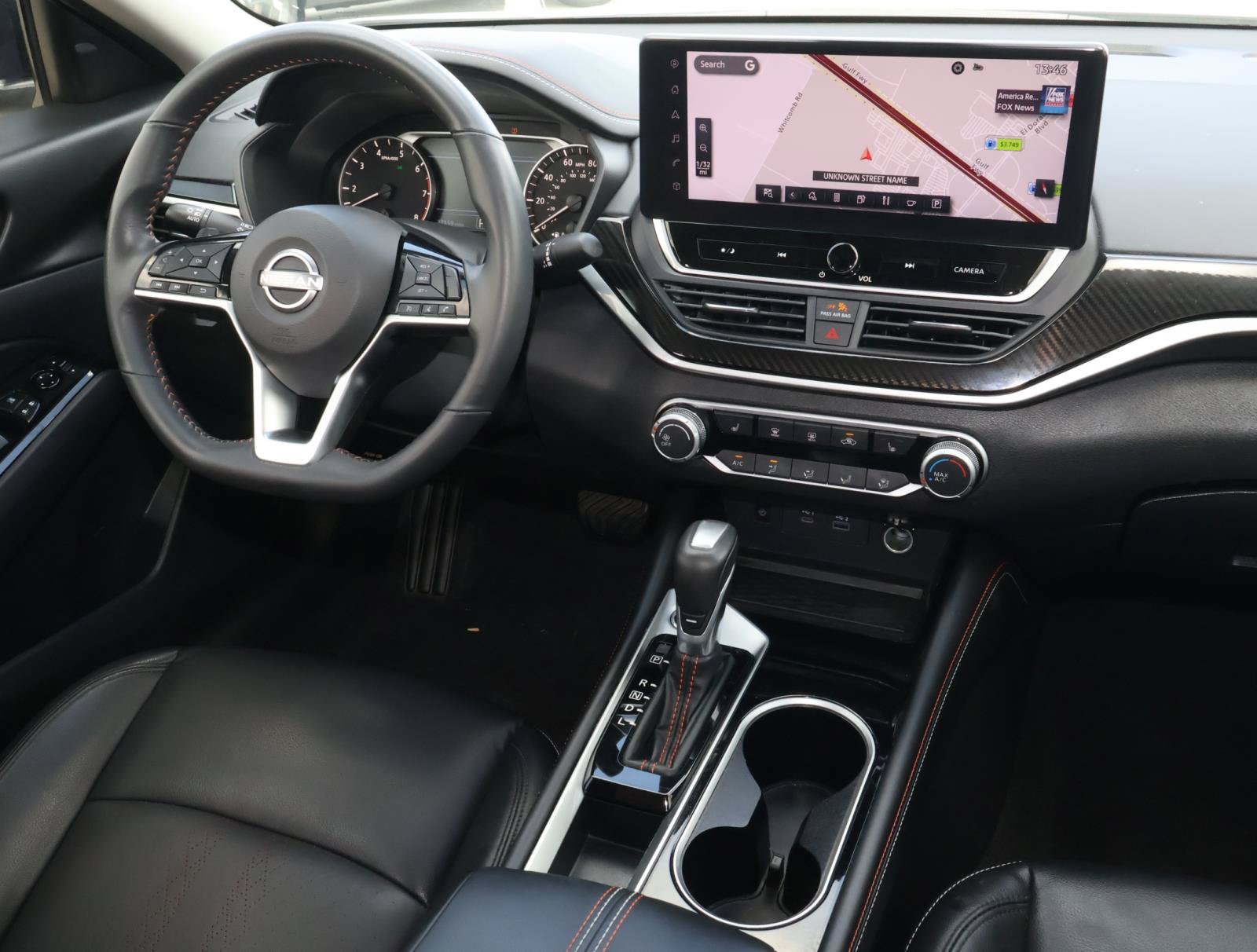 Used 2024 Nissan Altima 2.5 SR w/ SR Premium Package FWD image 10
