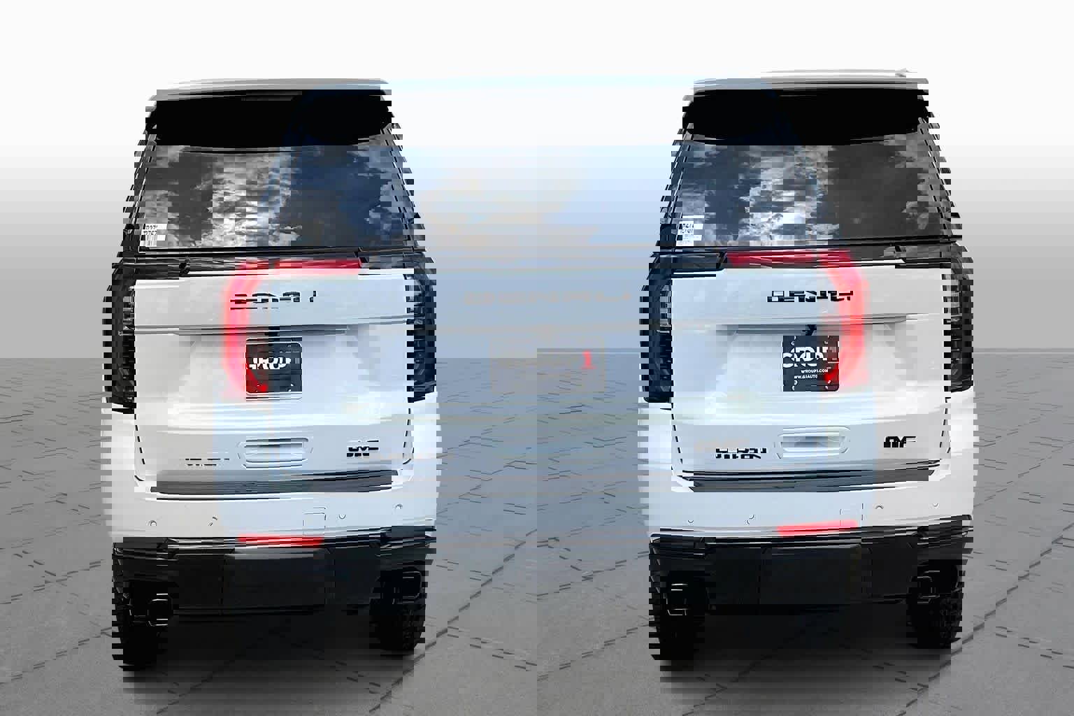 New 2026 GMC Yukon Denali w/ Sun & Power Step Package image 4