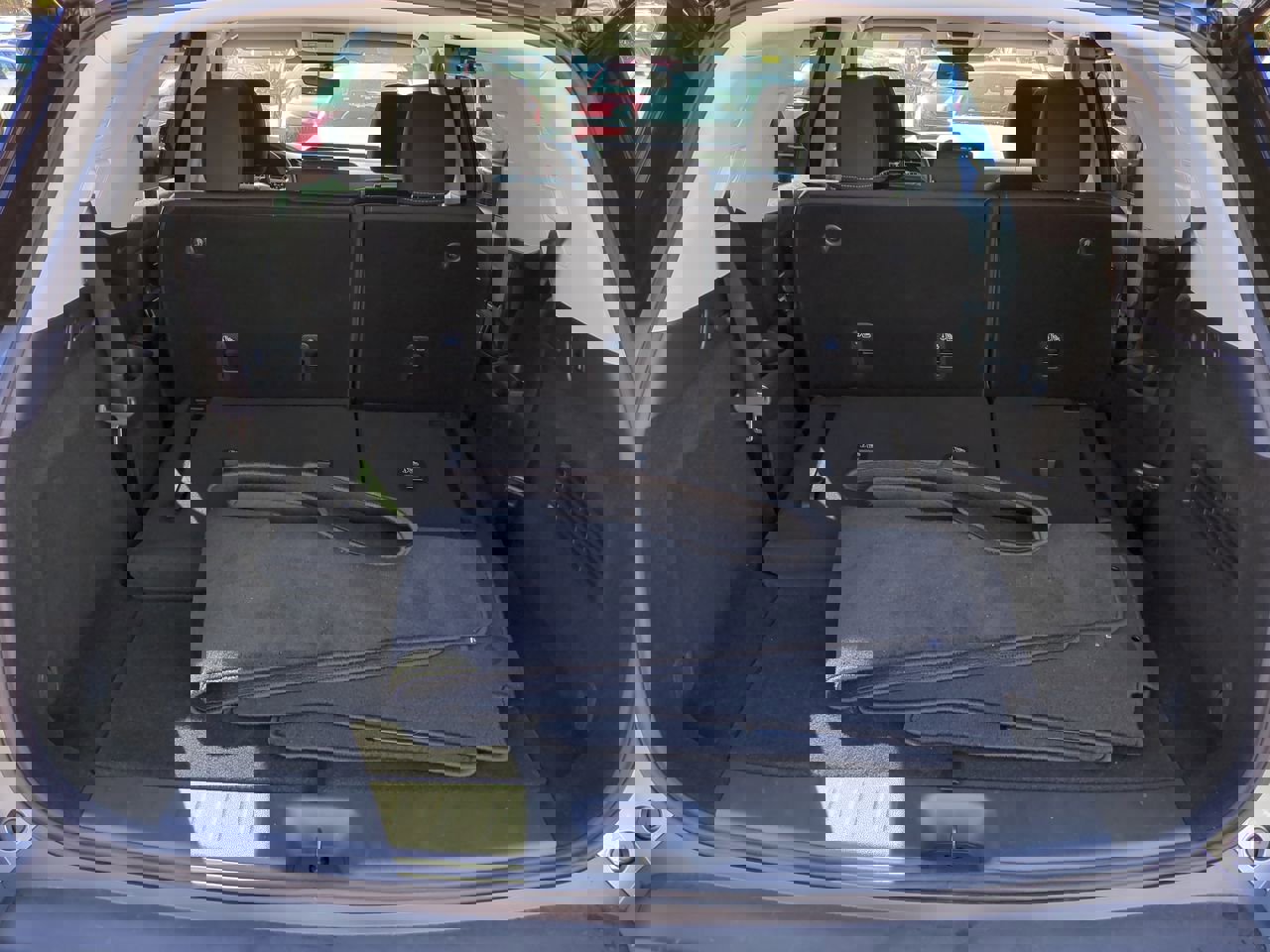 Used 2025 Nissan Pathfinder SV image 13