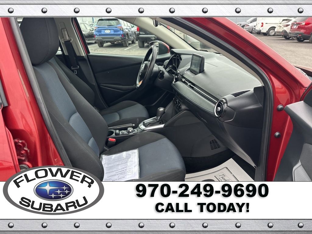 Used 2019 Toyota Yaris LE image 9