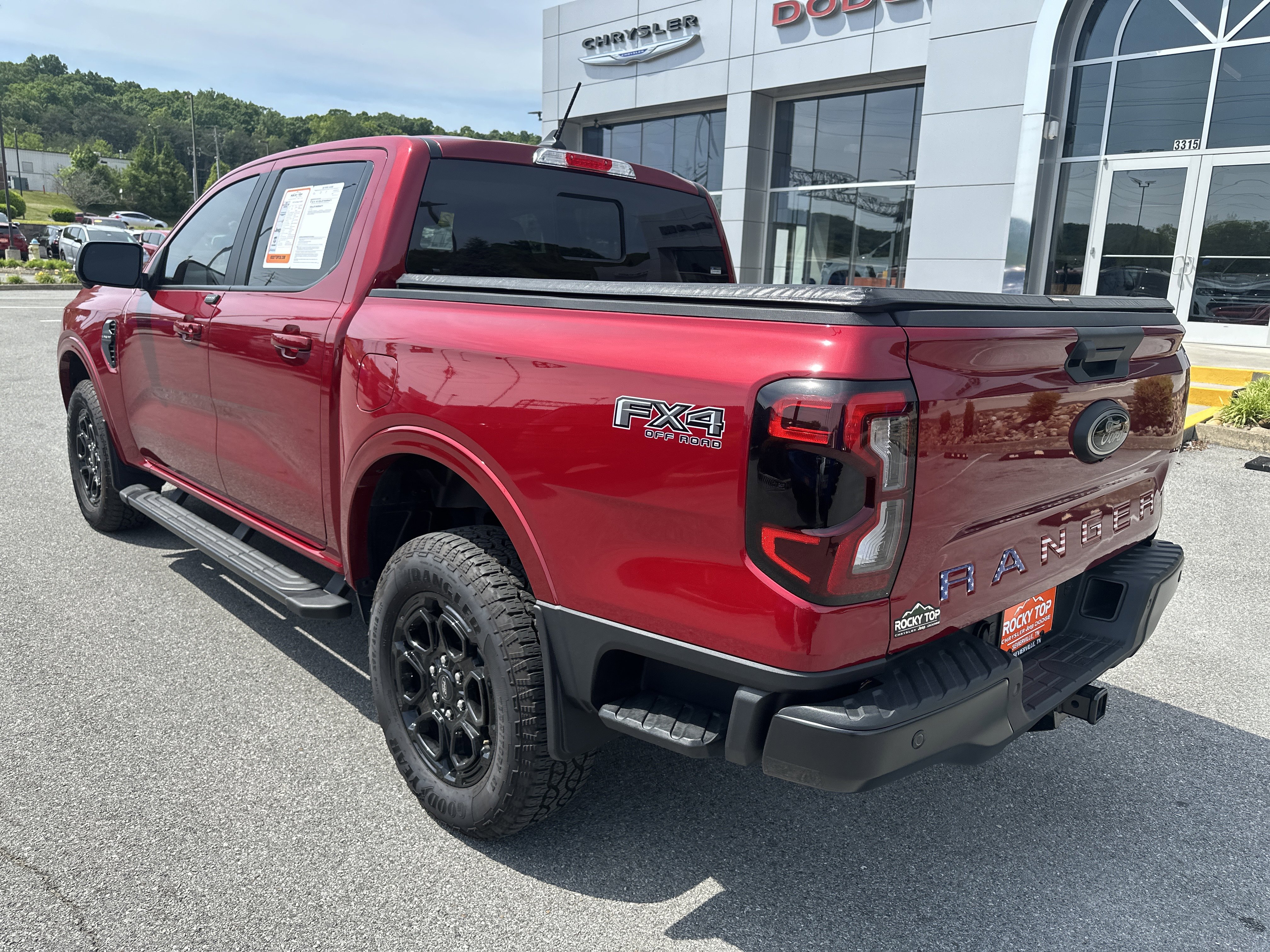 Used 2025 Ford Ranger Lariat w/ FX4 Off-Road Package AWD/4WD image 9