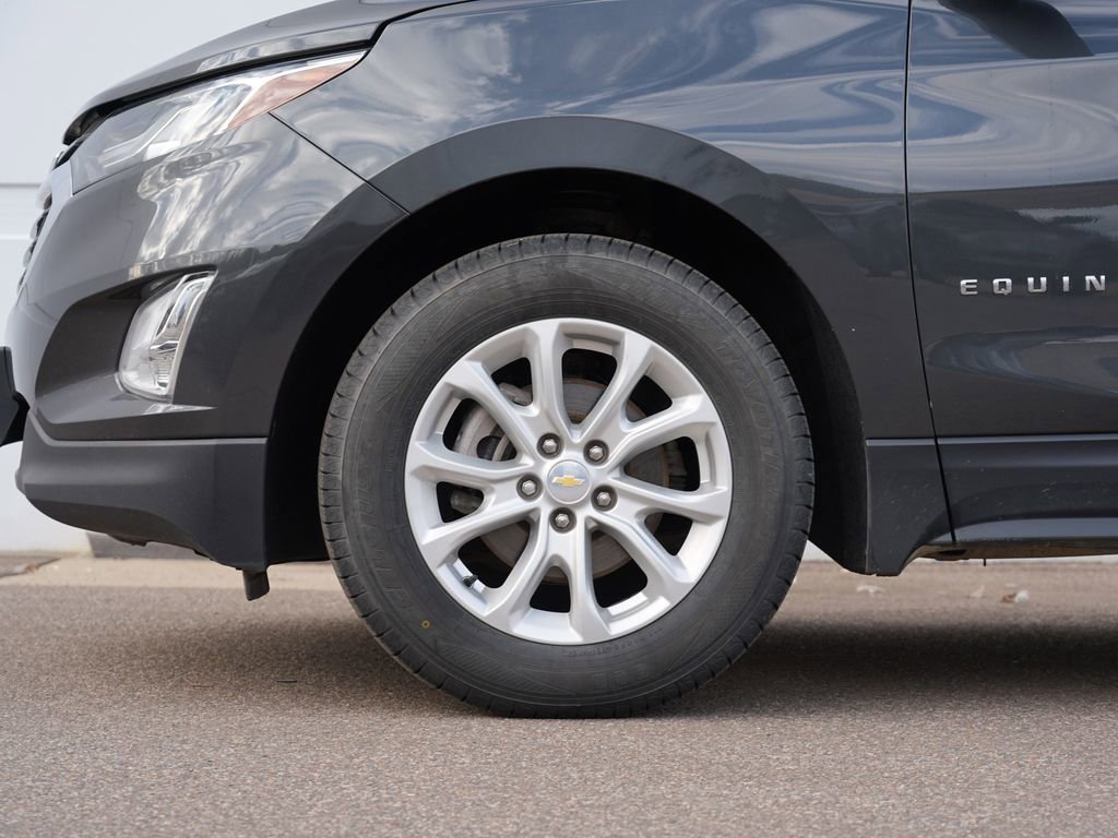 Used 2018 Chevrolet Equinox LT w/ Sun & Infotainment Package image 11