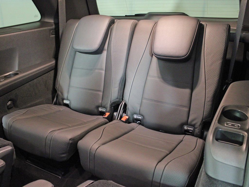 Certified 2026 Mercedes-Benz GLS 450 4MATIC image 32
