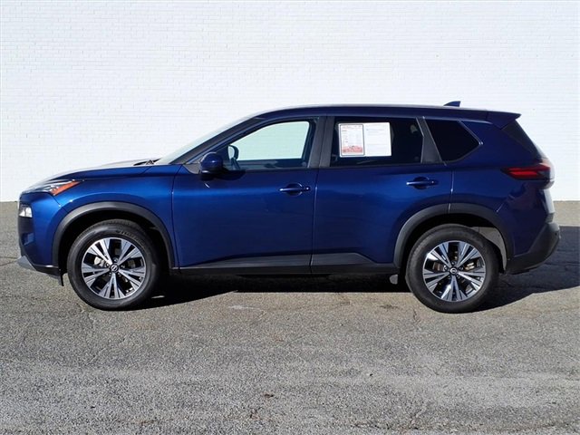 Used 2023 Nissan Rogue SV image 2