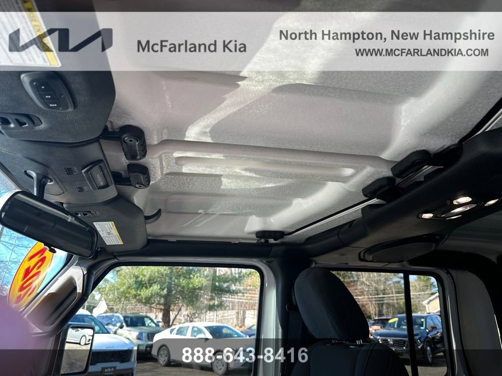 Used 2021 Jeep Gladiator Willys image 22