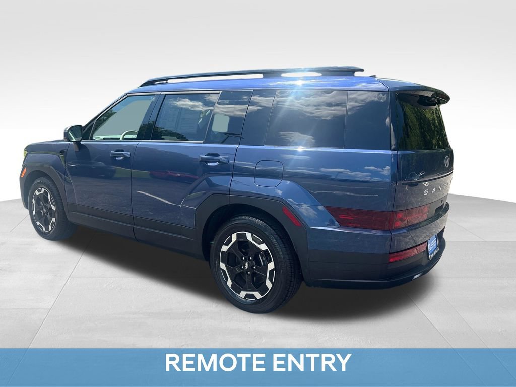 Used 2025 Hyundai Santa Fe SEL FWD image 4
