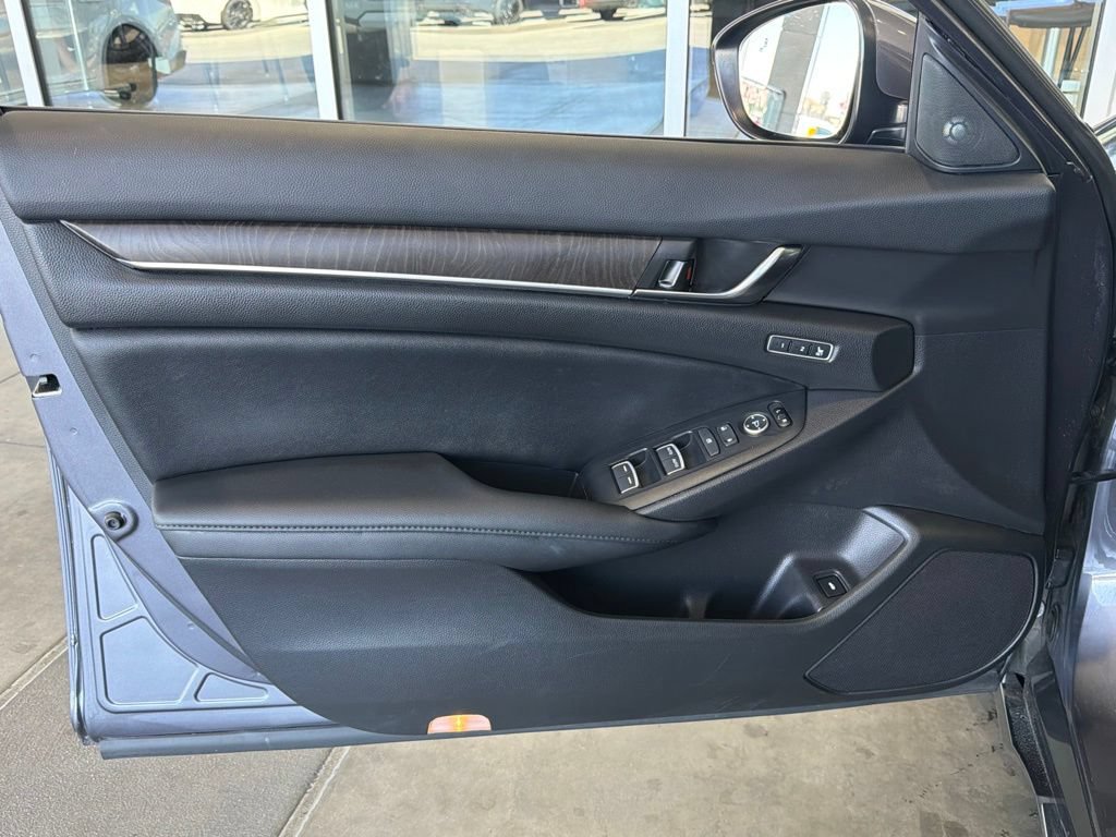 Used 2022 Honda Accord Touring image 18
