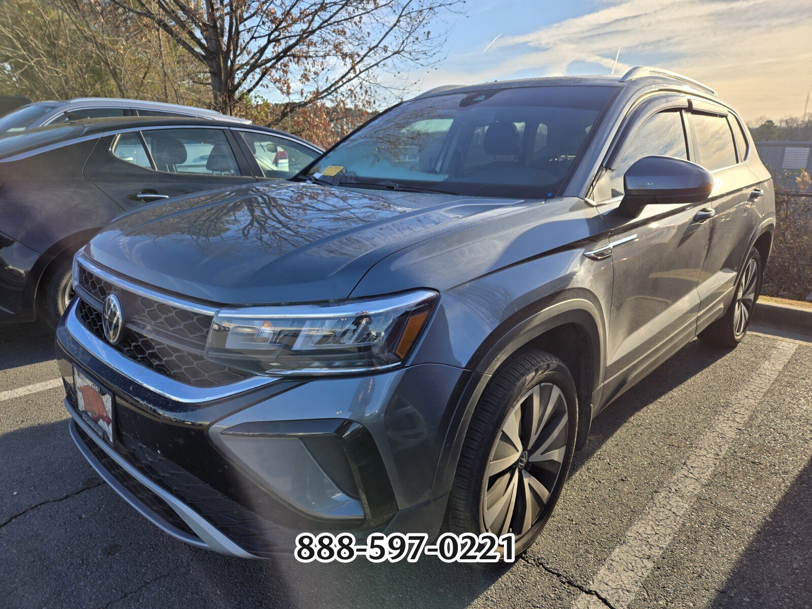 Used 2024 Volkswagen Taos SE w/ Panoramic Sunroof Package image 10