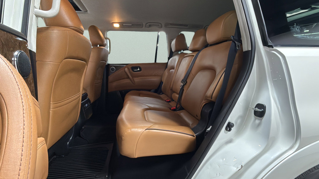 Used 2016 INFINITI QX80 4WD w/ Signature Edition Package image 39