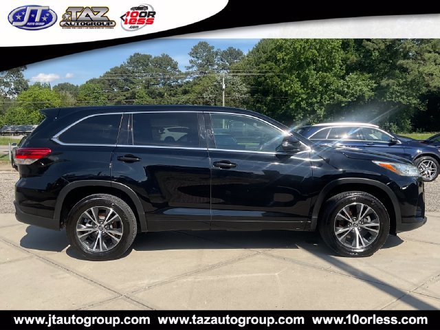 Used 2017 Toyota Highlander LE FWD image 8