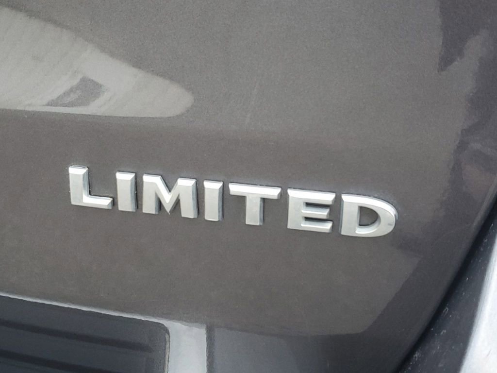 Used 2017 Jeep Grand Cherokee Limited image 8