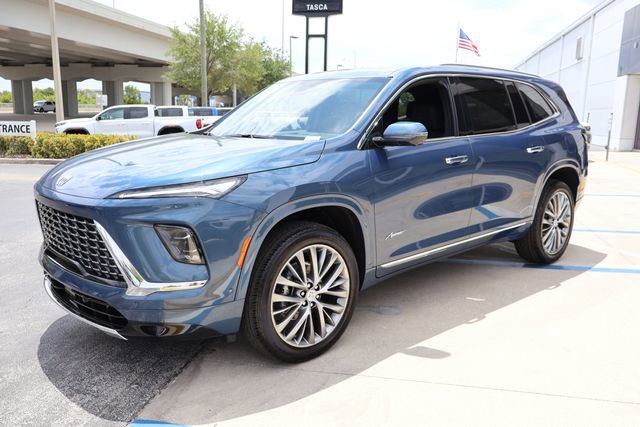 New 2026 Buick Enclave Avenir FWD image 3