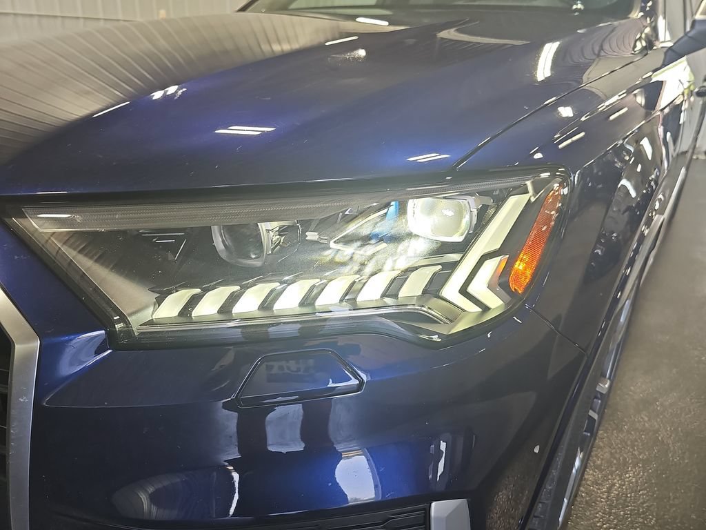 Used 2024 Audi SQ7 Prestige AWD/4WD image 33