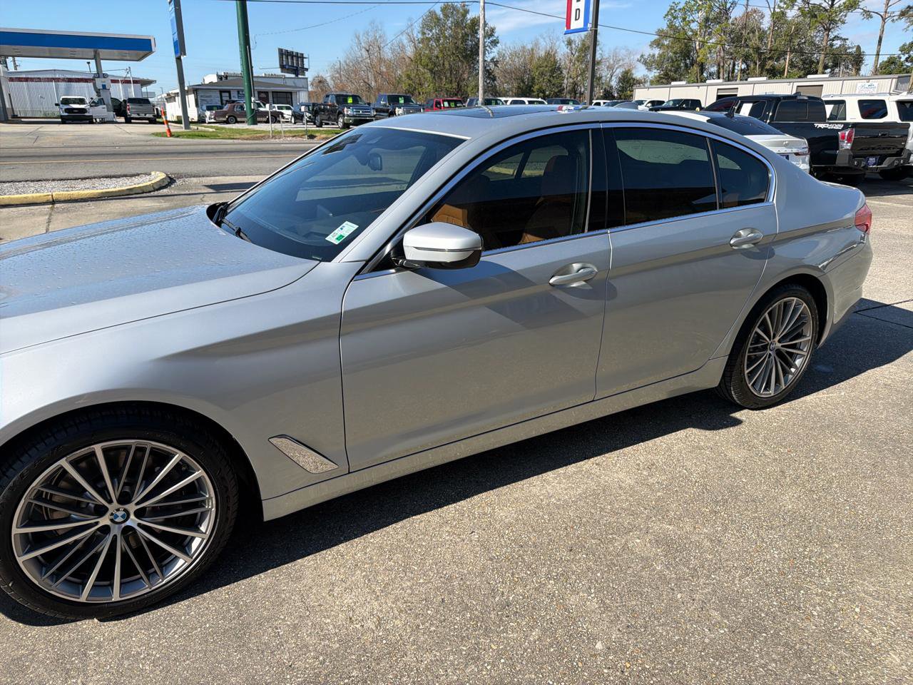 Used 2019 BMW 530i w/ Convenience Package image 4