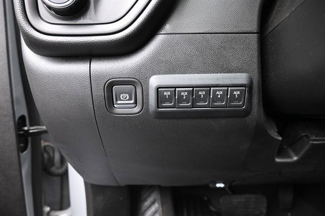 Used 2025 Chevrolet Silverado 2500 Custom w/ Custom Value Package AWD/4WD image 9