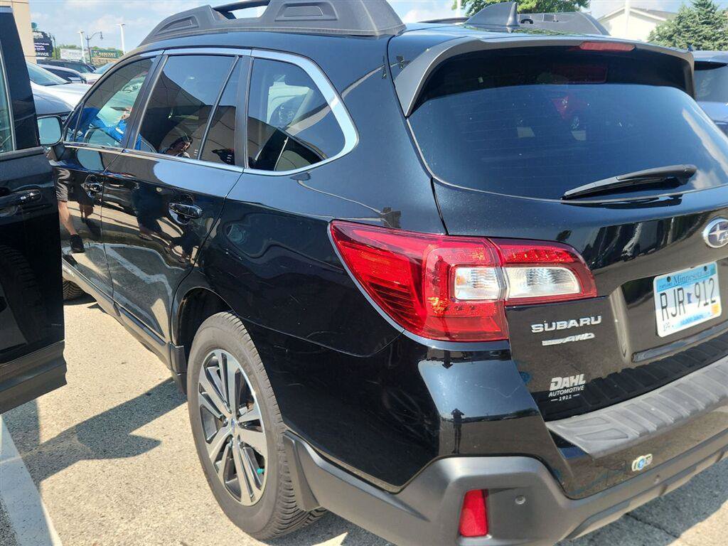 Used 2018 Subaru Outback 2.5i Limited AWD/4WD image 6