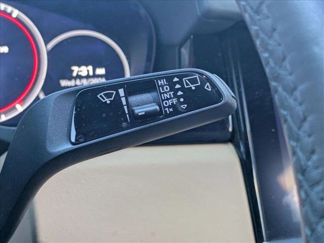 Used 2023 Porsche Cayenne Platinum Edition image 12