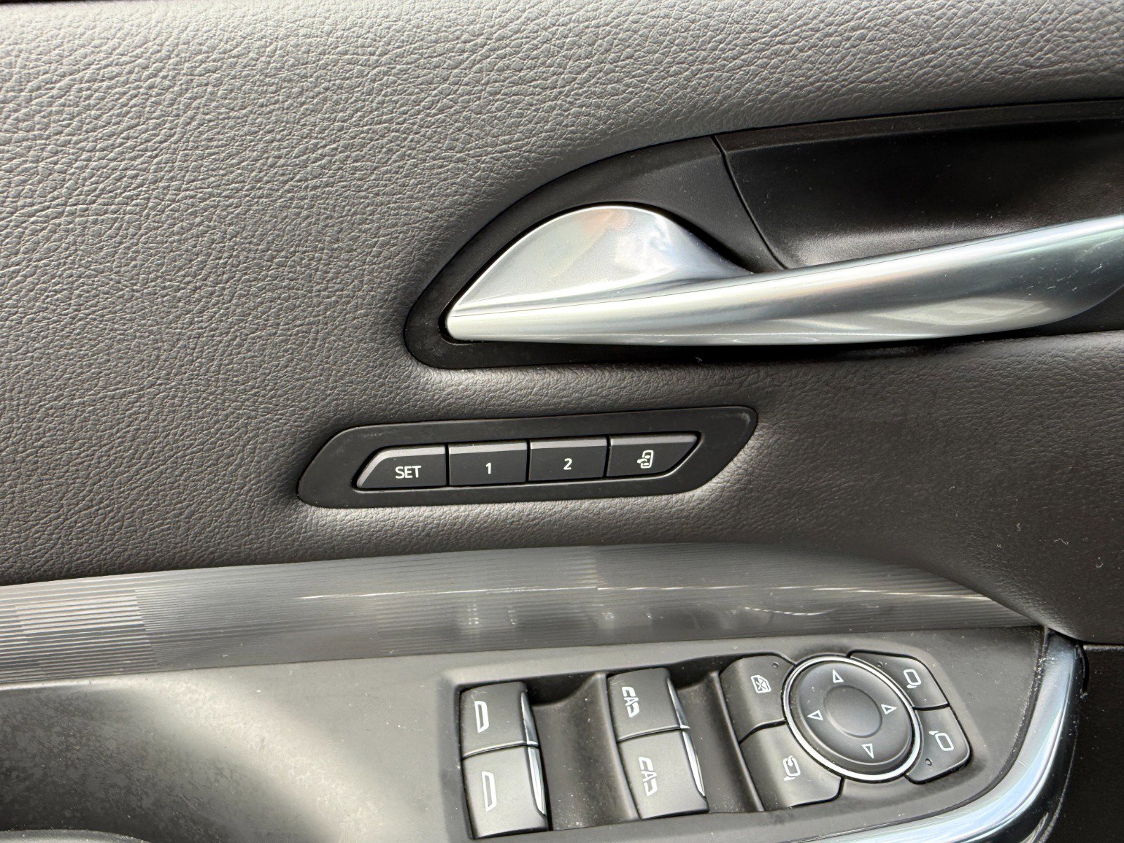 Used 2024 Cadillac XT4 Premium Luxury image 24