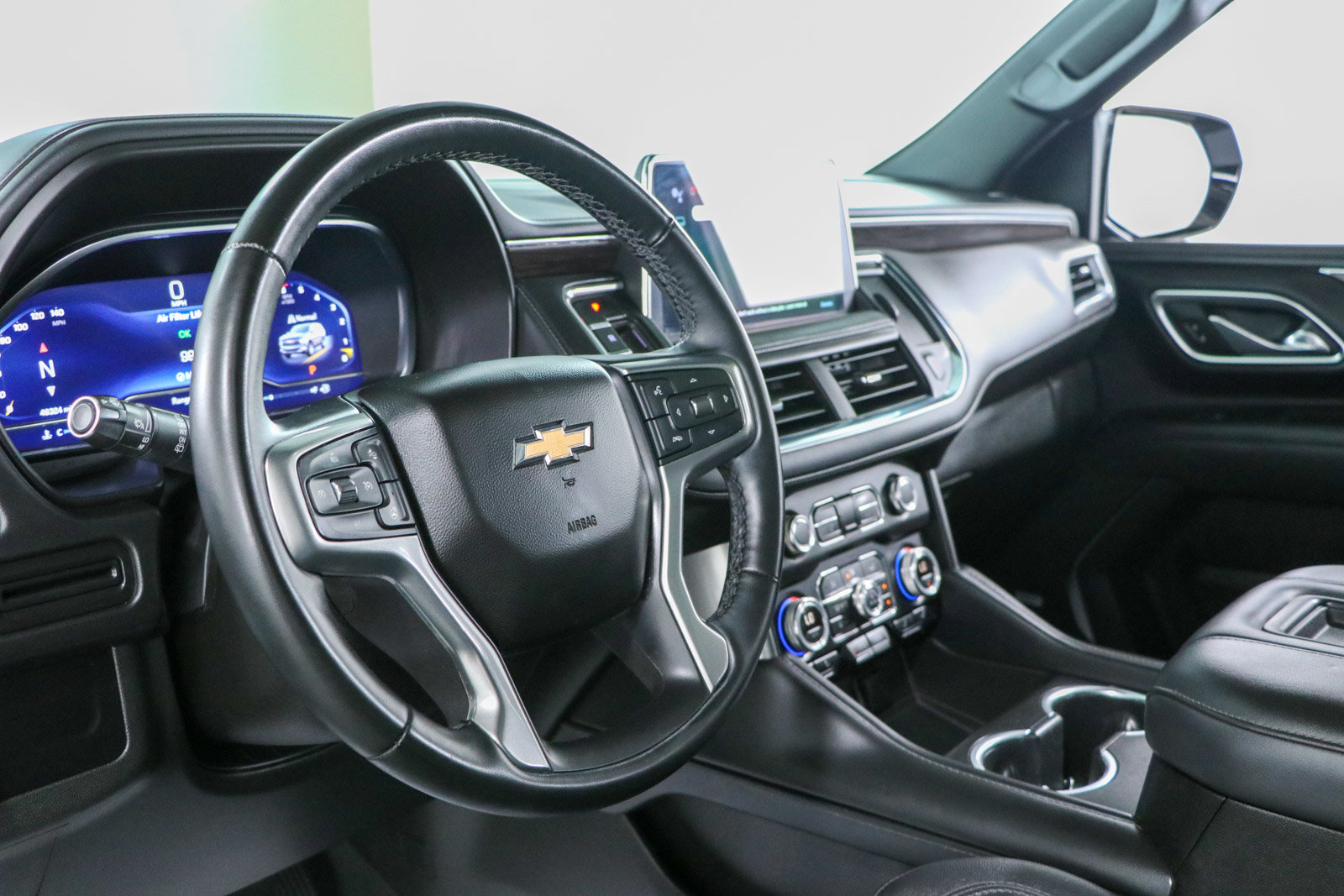 Used 2023 Chevrolet Tahoe LT w/ Luxury Package RWD image 26
