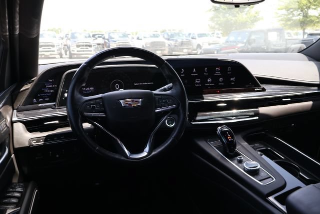 Used 2024 Cadillac Escalade ESV Sport AWD/4WD image 12