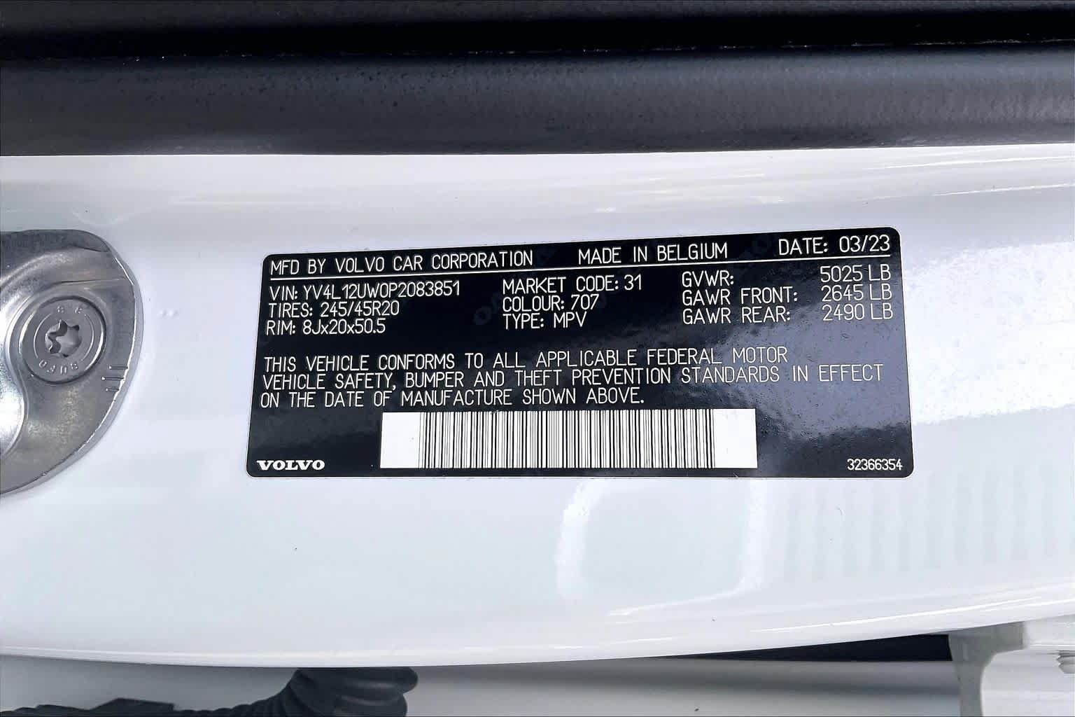 Used 2023 Volvo XC40 B5 Plus AWD/4WD image 38