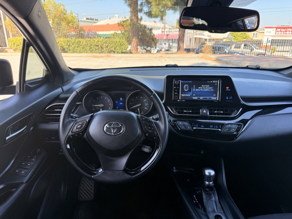 Used 2018 Toyota C-HR XLE FWD image 17