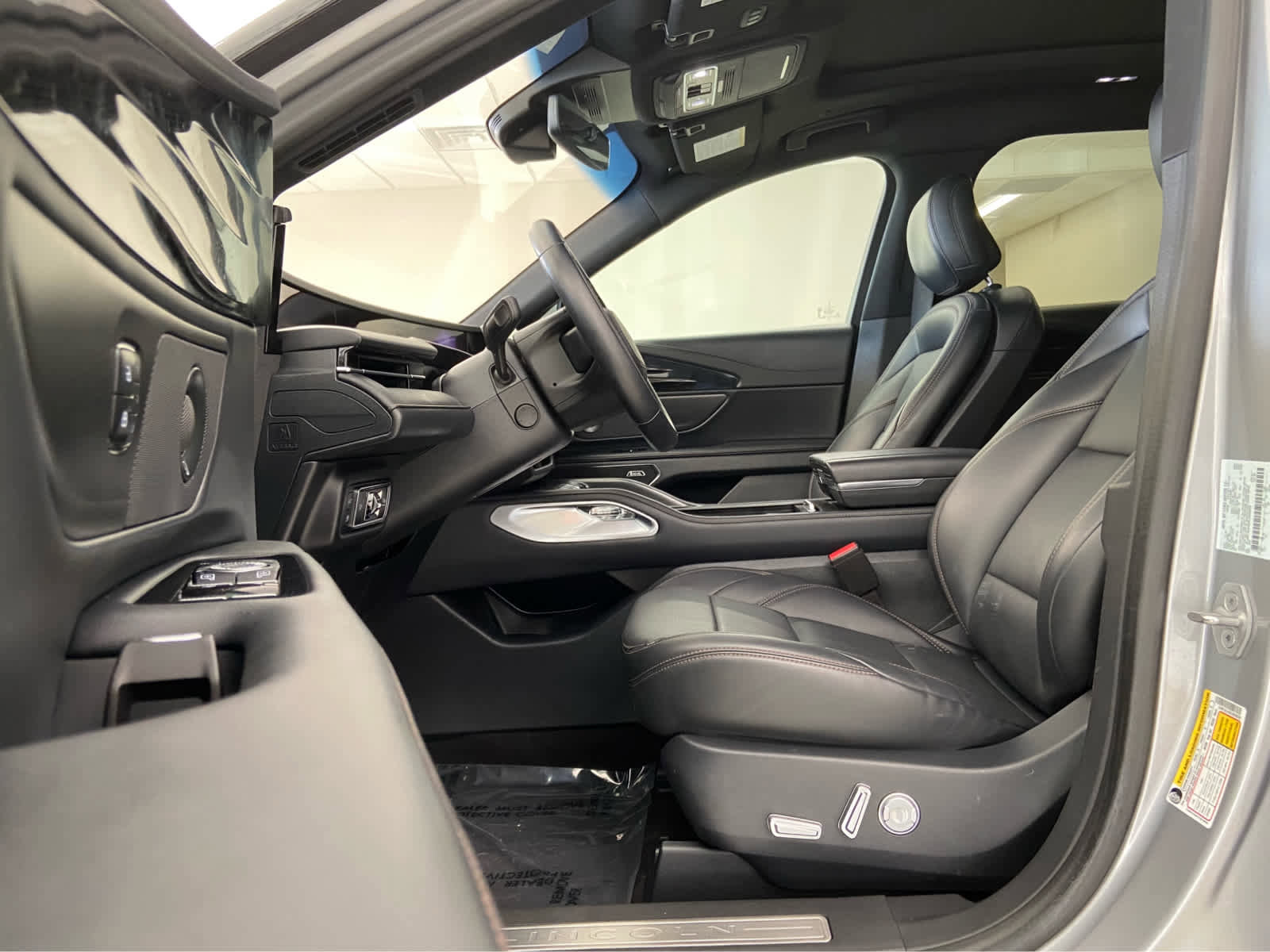 Used 2024 Lincoln Nautilus Premier w/ Equipment Group 102A image 14