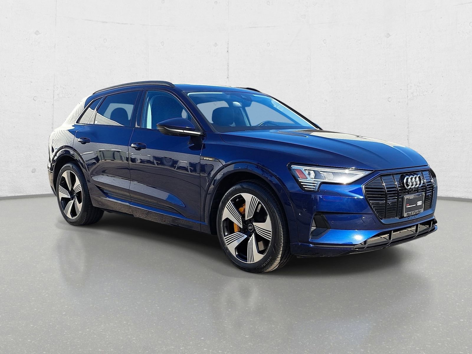 Certified 2023 Audi e-tron Premium Plus w/ Premium Plus Package AWD/4WD image 3