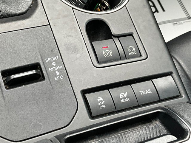 Used 2021 Toyota Highlander XLE AWD/4WD image 27