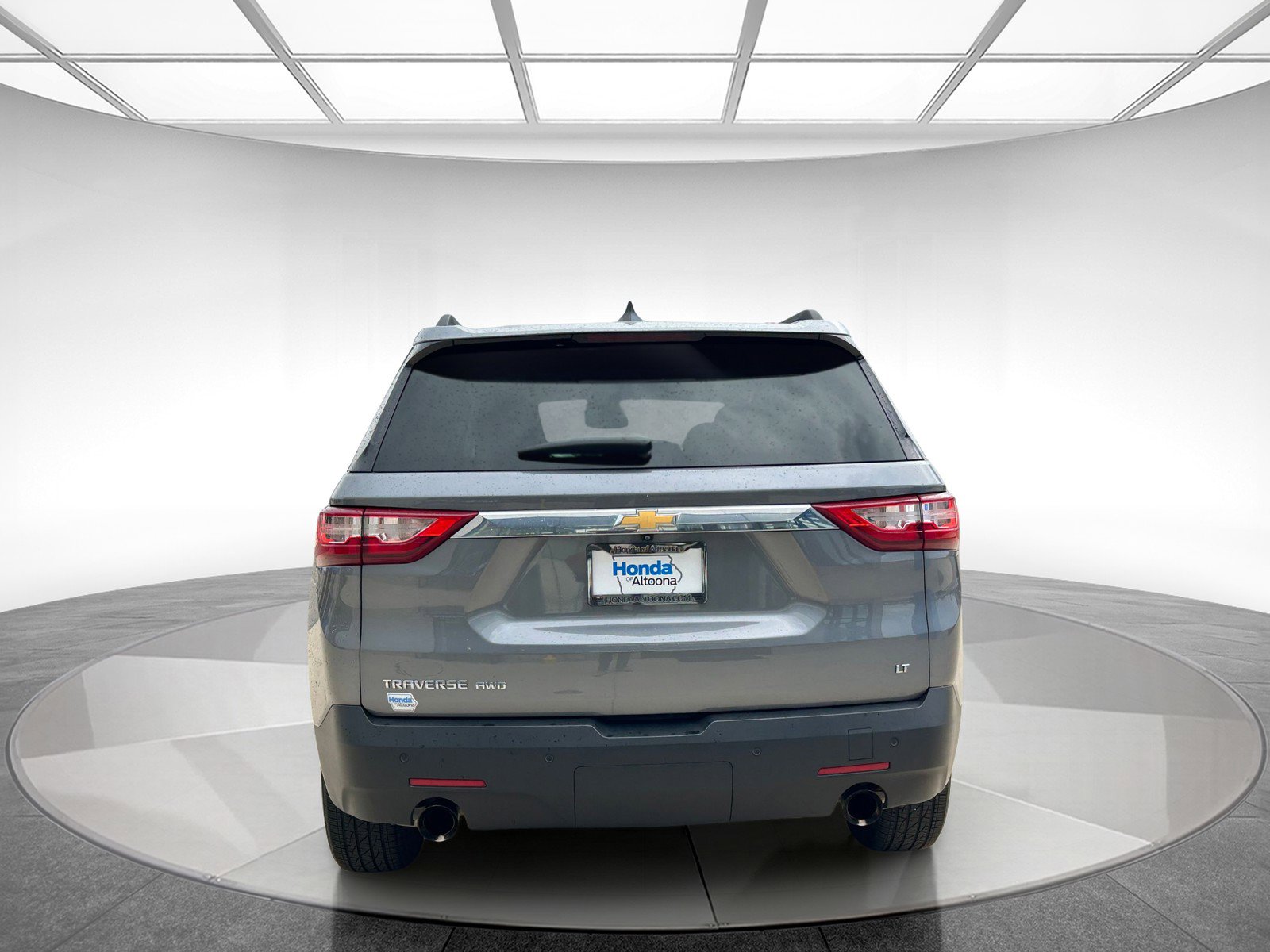 Used 2020 Chevrolet Traverse LT w/ Driver Confidence II Package image 4