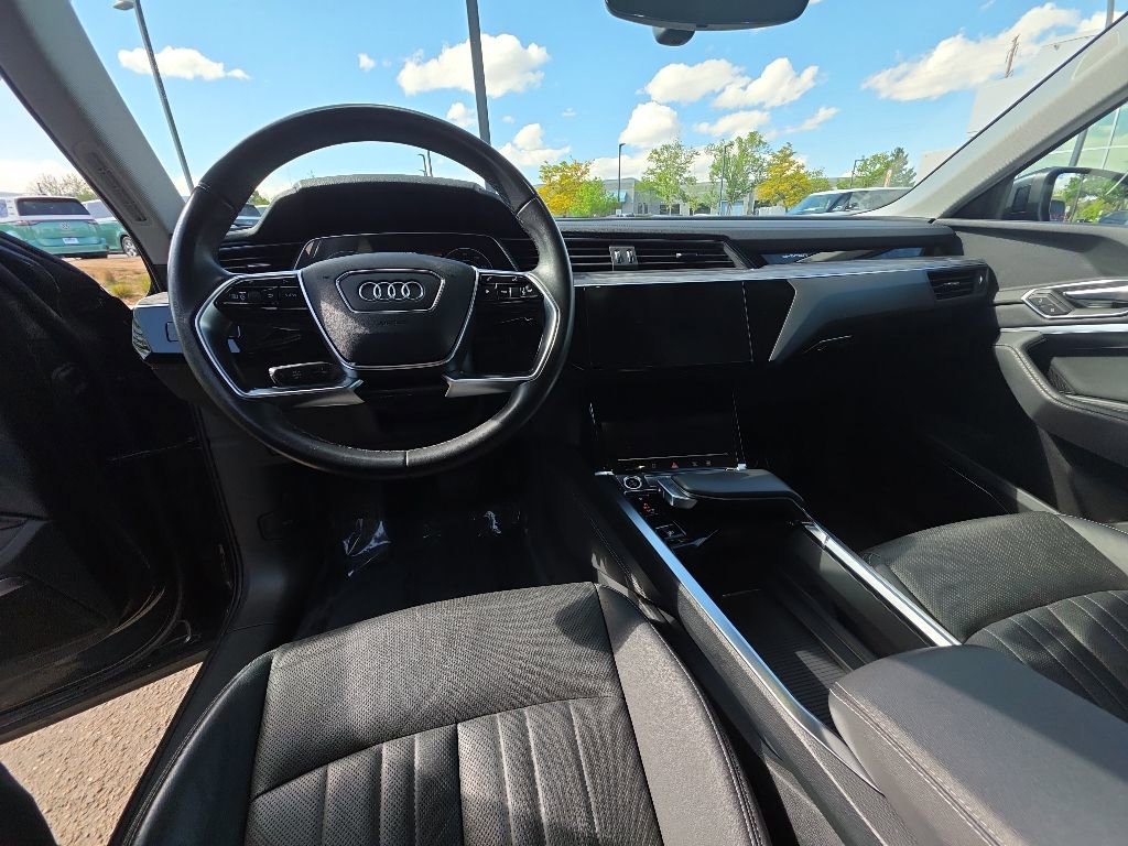 Used 2023 Audi e-tron Premium Plus w/ Premium Plus Package AWD/4WD image 12