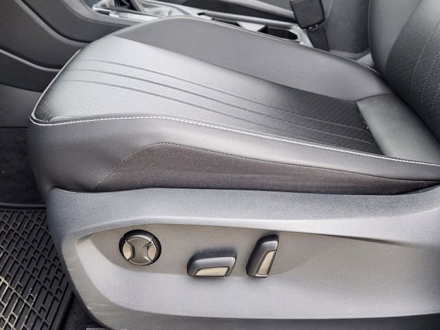 New 2024 Volkswagen Tiguan SE image 20