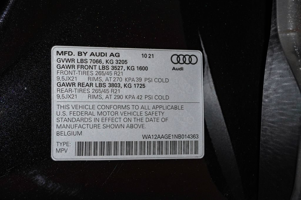 Used 2022 Audi e-tron Premium Plus w/ Premium Plus Package AWD/4WD image 29