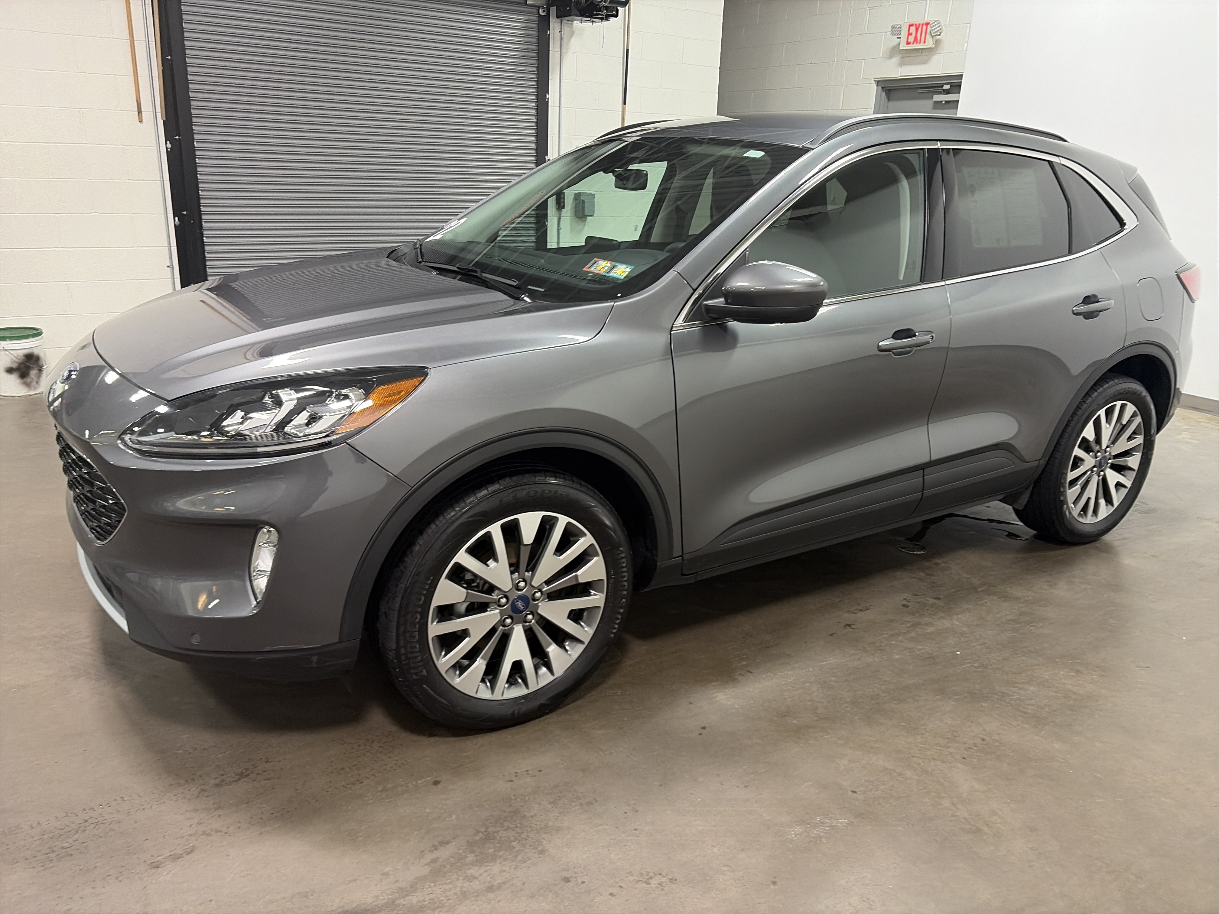 Used 2022 Ford Escape Titanium AWD/4WD image 6