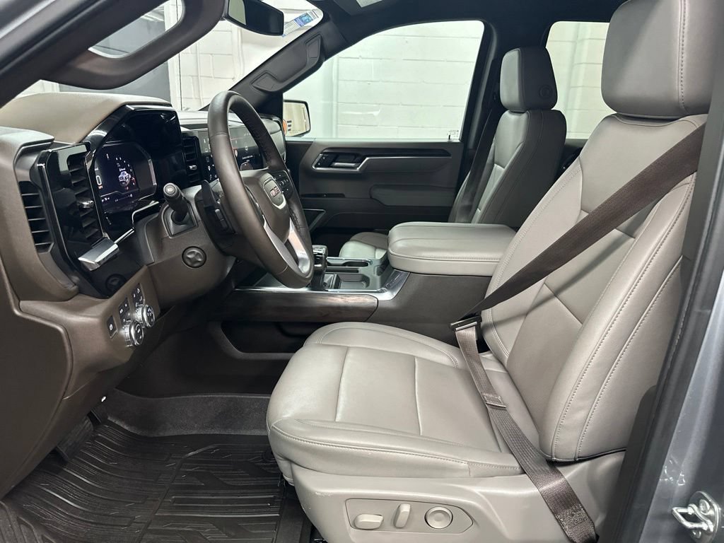 Used 2025 GMC Sierra 1500 SLT w/ SLT Premium Plus Package AWD/4WD image 19