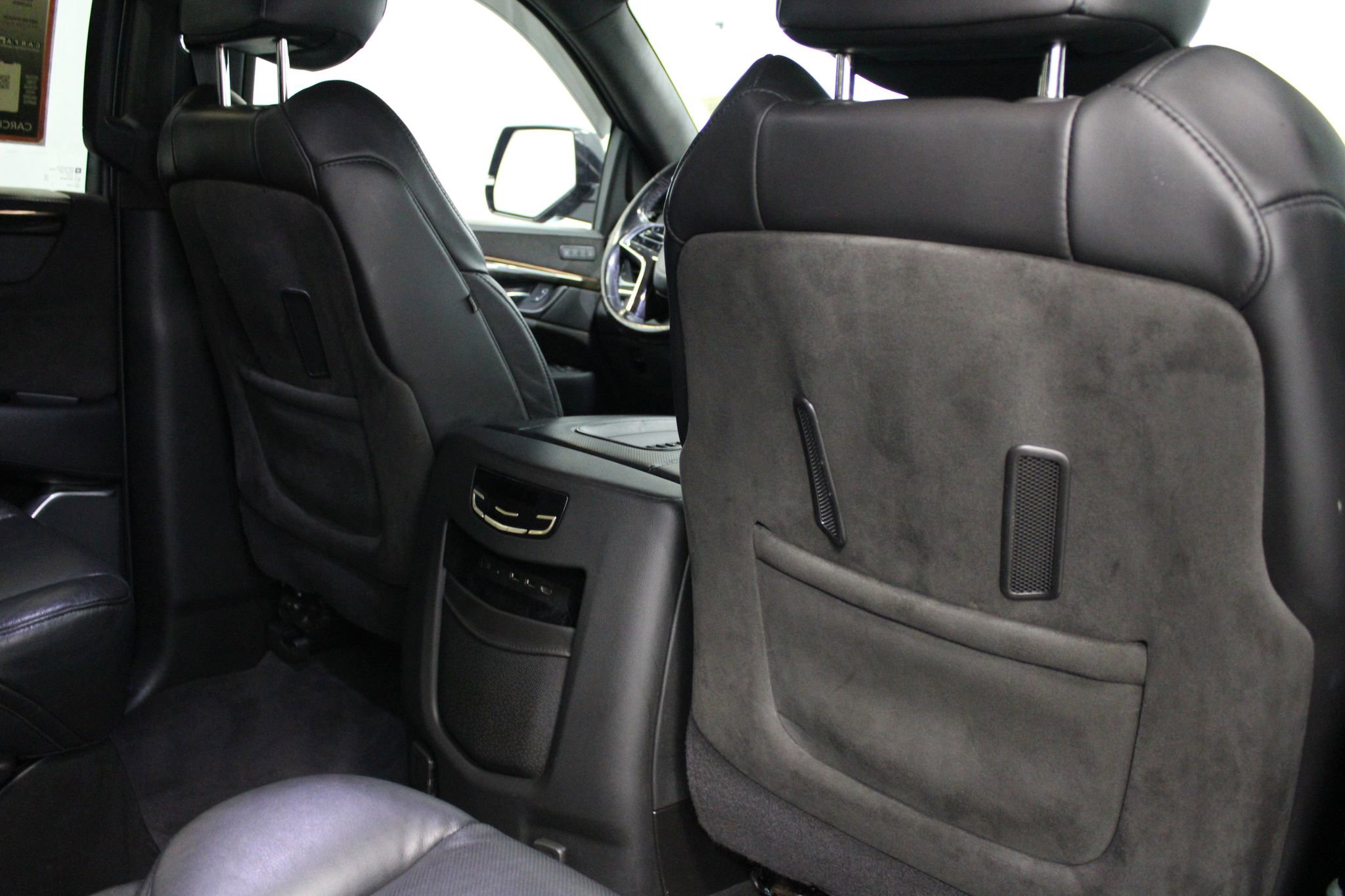 Used 2020 Cadillac Escalade ESV Platinum AWD/4WD image 27