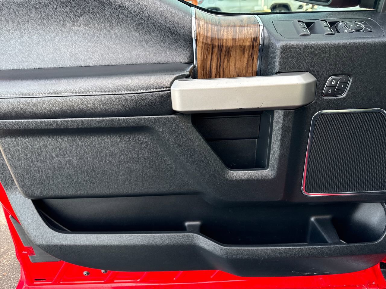 Used 2020 Ford F150 Lariat image 17