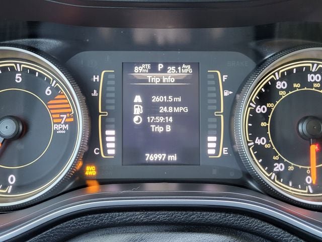 Used 2020 Jeep Cherokee Latitude Plus w/ Cold Weather Group AWD/4WD image 10