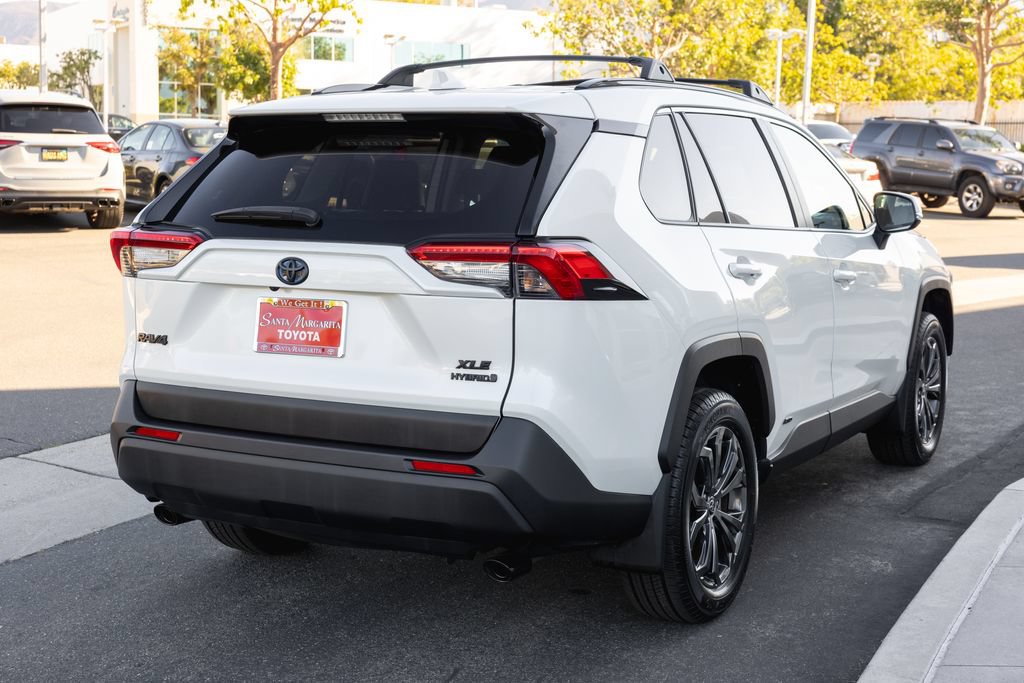 Used 2022 Toyota RAV4 XLE Premium AWD/4WD image 5