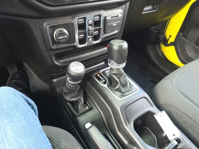 Used 2023 Jeep Gladiator Sport AWD/4WD image 34