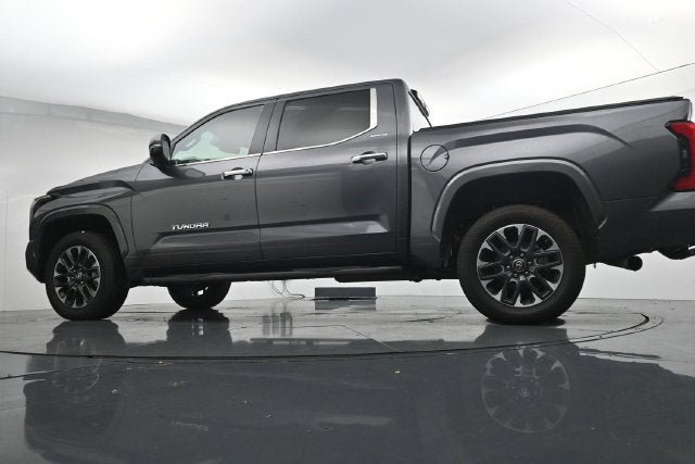 Used 2025 Toyota Tundra Limited AWD/4WD image 37